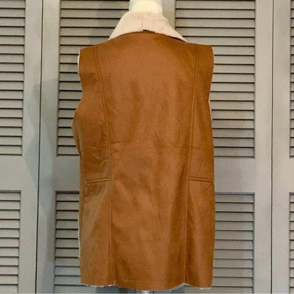 NWT Entro Faux Suede Camel and Cream Shearling Vest - Picture 3 of 9